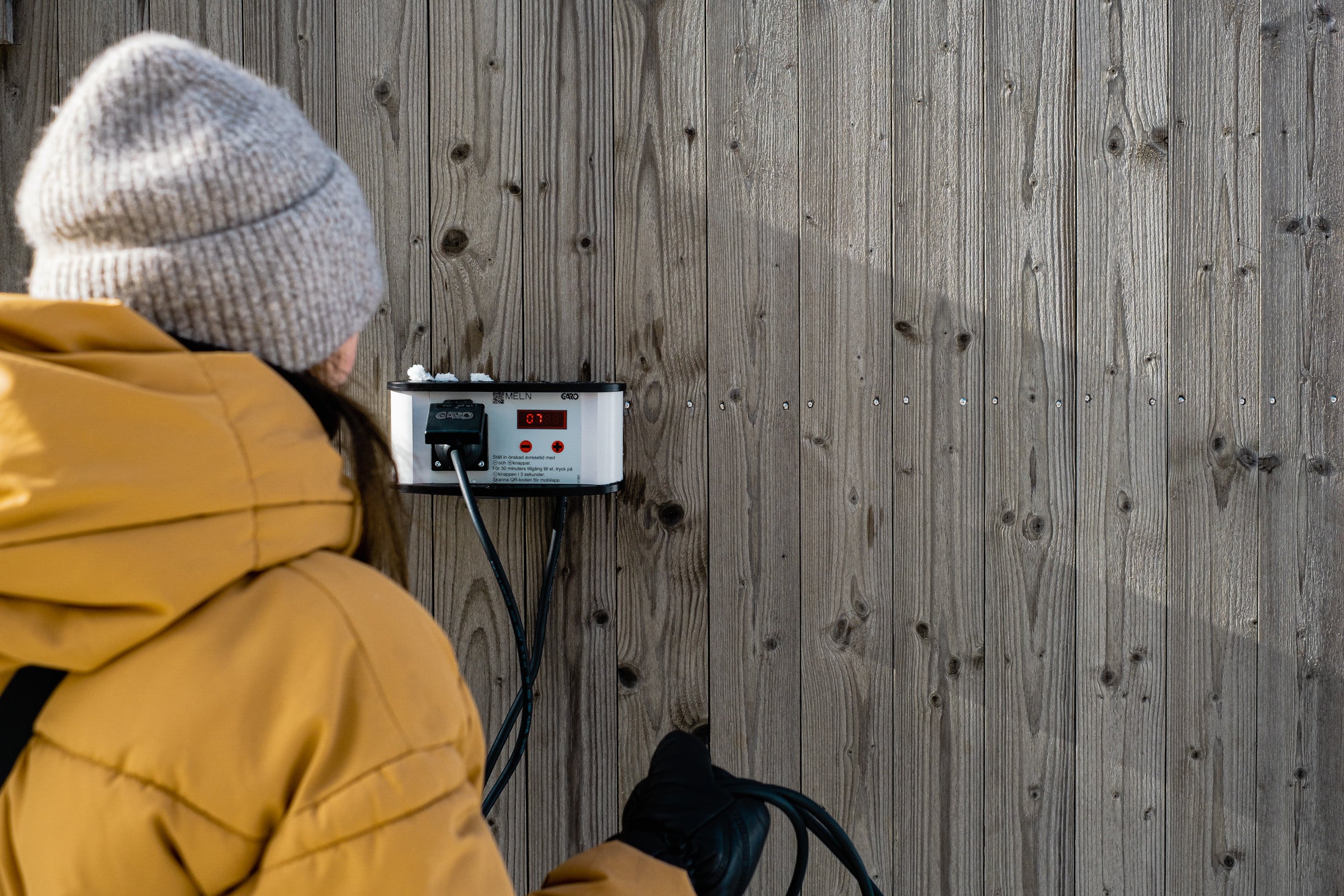 How does an engine heater work?