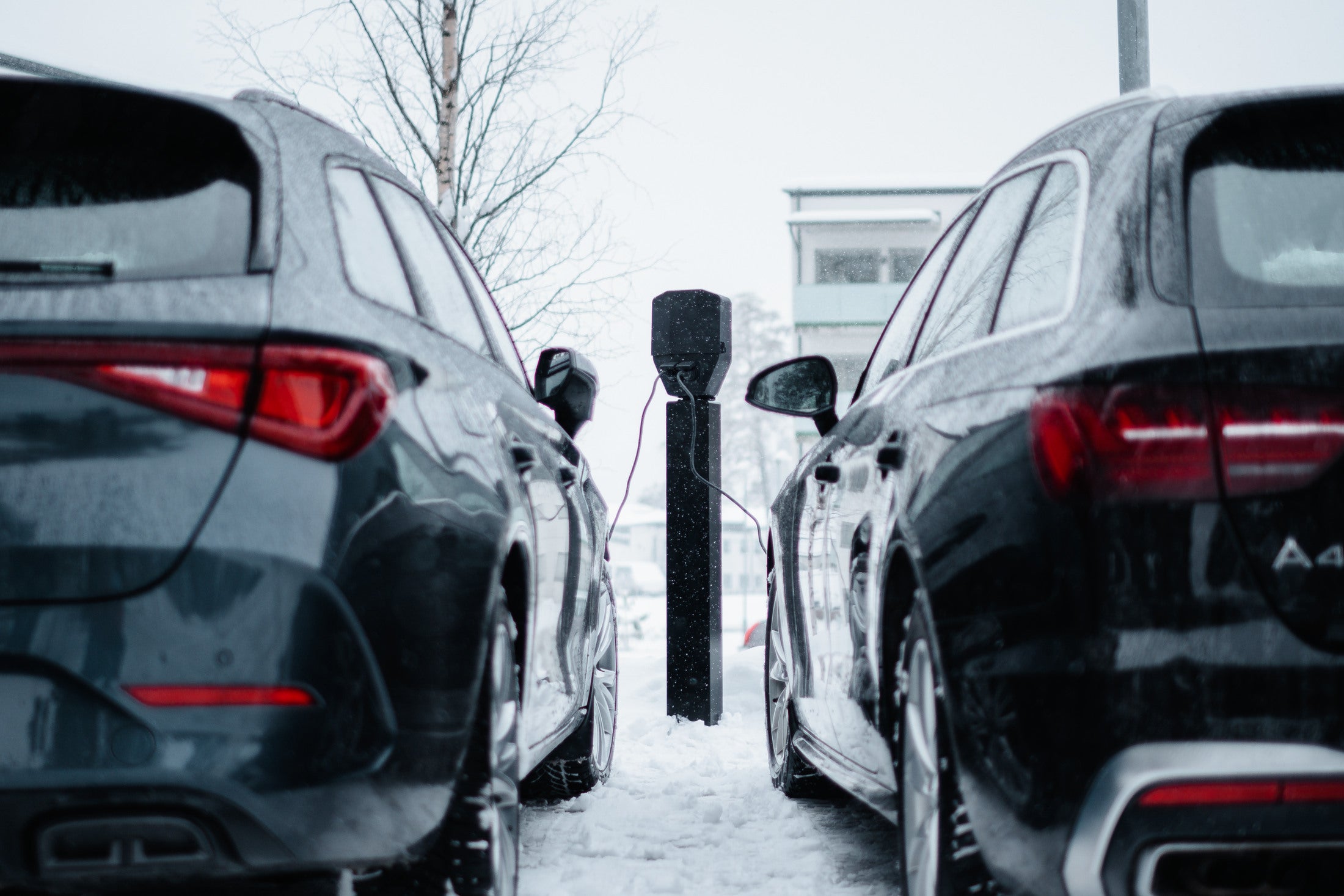 Kombinera motorvärmaruttag och elbilsladdning 