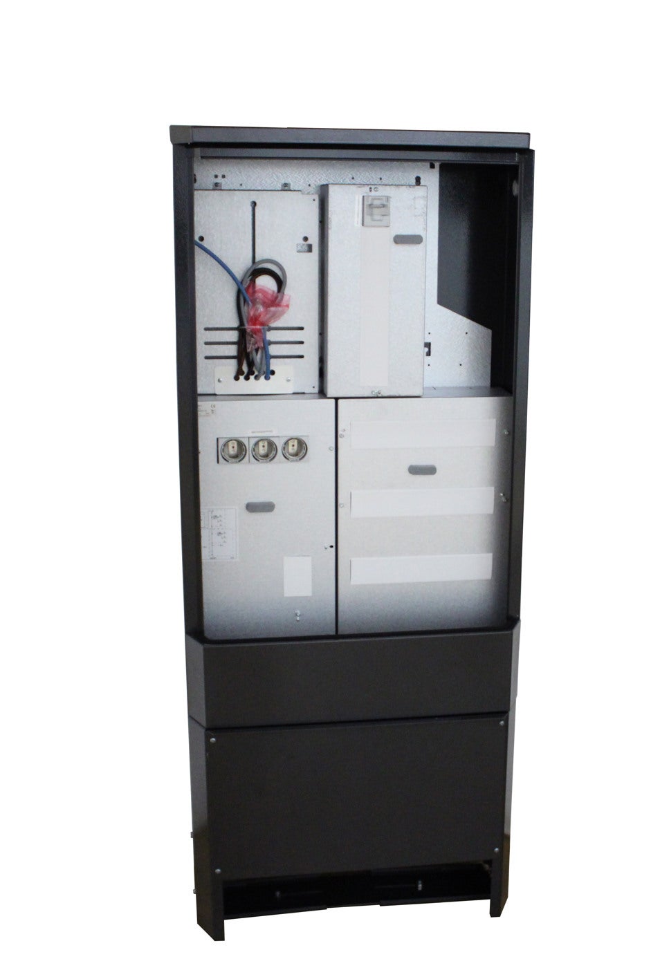 Meter cabinets with space for DInrail components W620